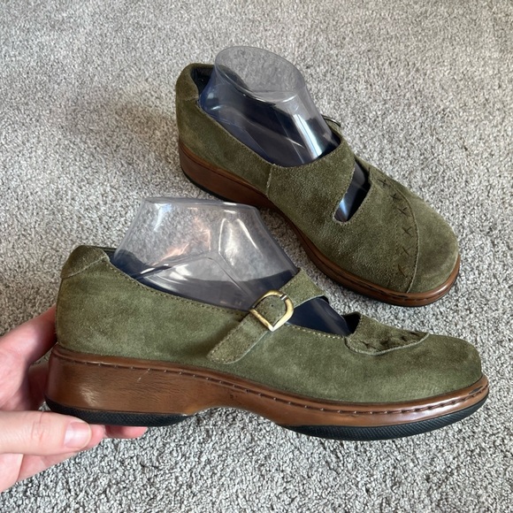 Dansko Shoes - Dansko Fran Size 40 Olive Green Suede Mary Jane Shoes Cottage-core Chunky Y2k